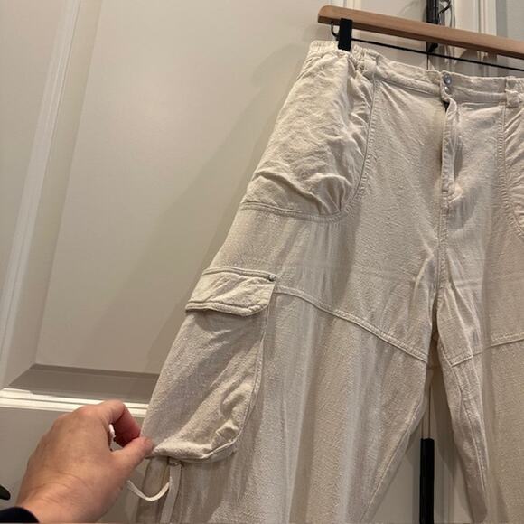 By Anthropologie Relaxed Utility Cargo Pants Linen Blend Size: M Color: Ivory - Picture 5 of 10